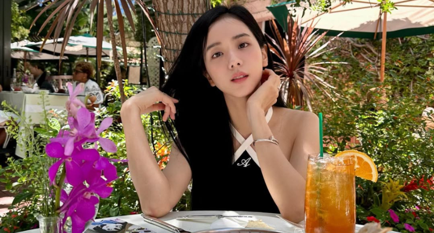 全員進軍國際！BLACKPINK Jisoo 正式宣布加盟華納唱片，全新迷你專輯 2 月登場！